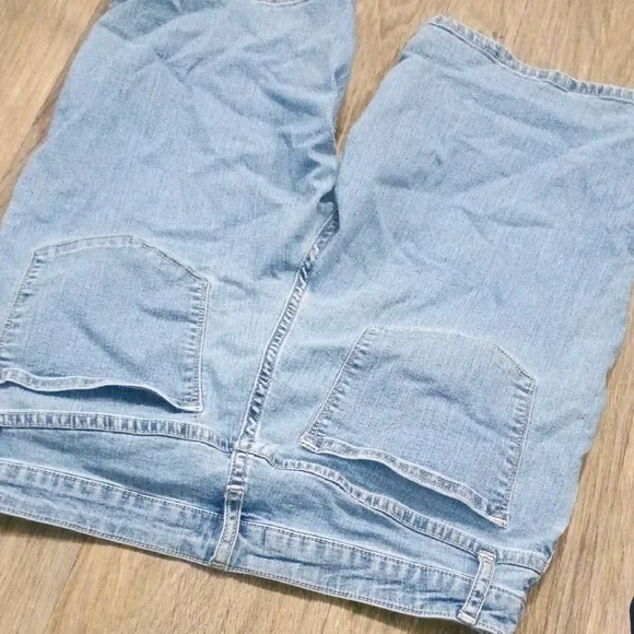 Riders by Lee Light Blue Jean Shorts - Picture 4 of 6